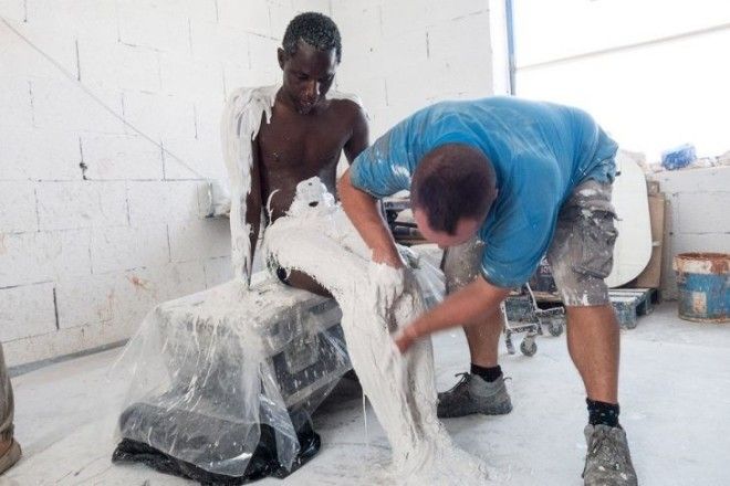 Молчаливые, но красноречивые фигуры на дне океана