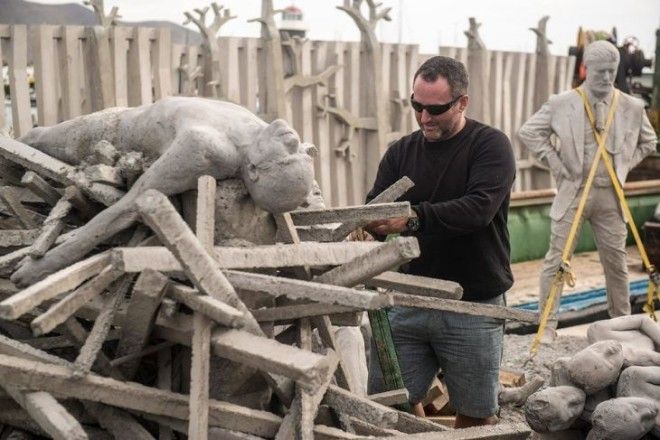 Молчаливые, но красноречивые фигуры на дне океана