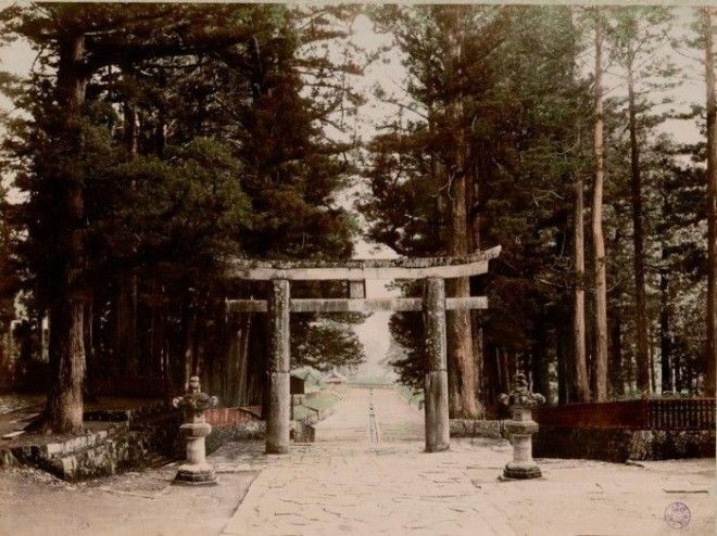 Двухъярусные ворота Ёмэймон. Двухъярусные ворота Ёмэймон